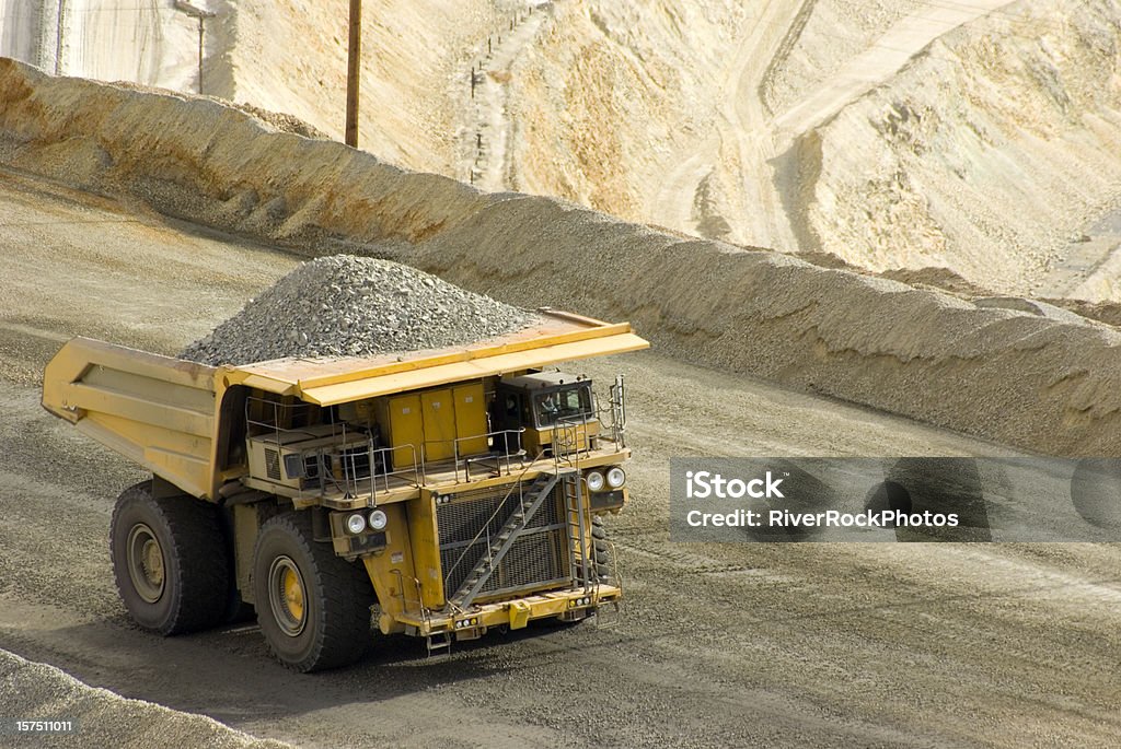 Grande dumptruck in utah Miniera di rame - Foto stock royalty-free di Industria mineraria