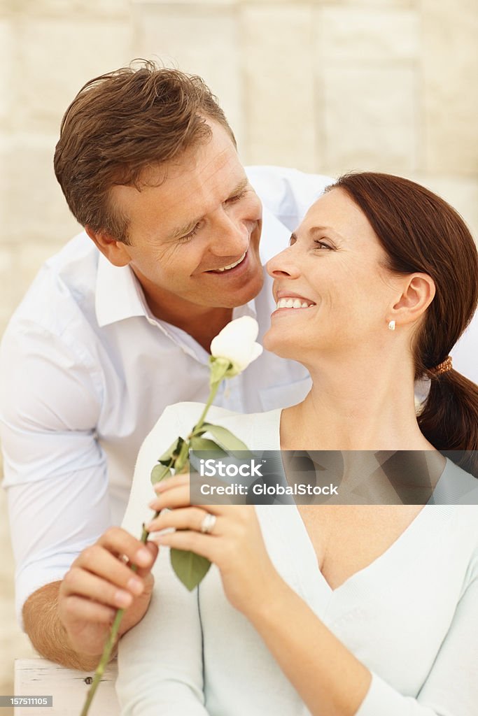 Glückliches Paar romacing - Lizenzfrei 30-34 Jahre Stock-Foto