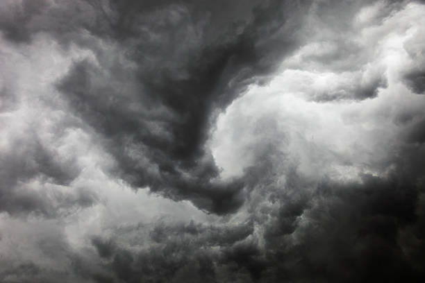 dramatischer himmel - storm cloud storm dramatic sky hurricane stock-fotos und bilder