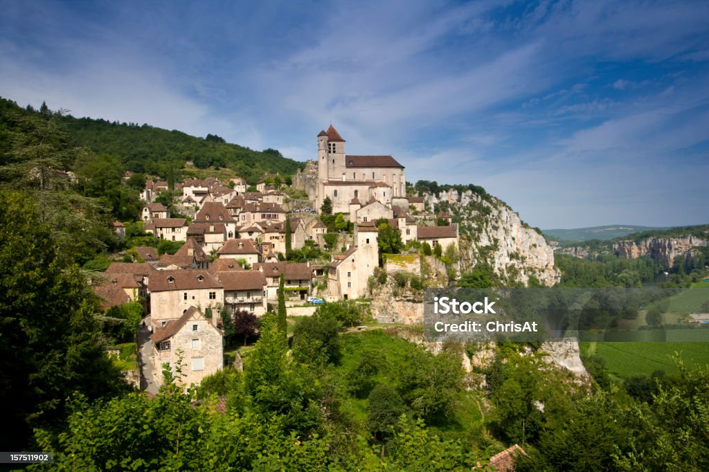 Francia, Midi-Pirineos, lote, saint Cirq Lapopie, histórico clifftop village - Foto de stock de Saint Cirq Lapopie libre de derechos