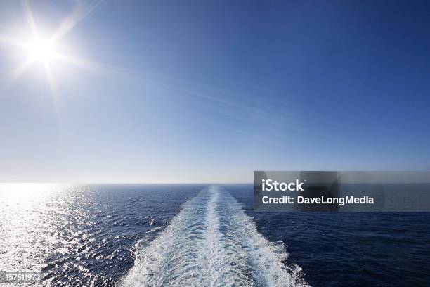 Giornata Di Crociera - Fotografie stock e altre immagini di Acqua - Acqua, Ambientazione esterna, Blu