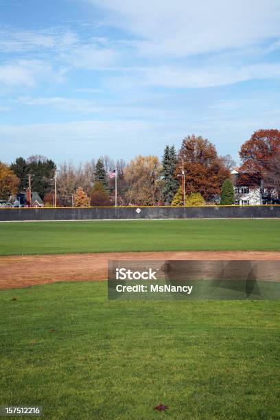 Baseball Pole Widok Z Kopiec - zdjęcia stockowe i więcej obrazów Boisko do baseballu - Boisko do baseballu, Bez ludzi, Biały