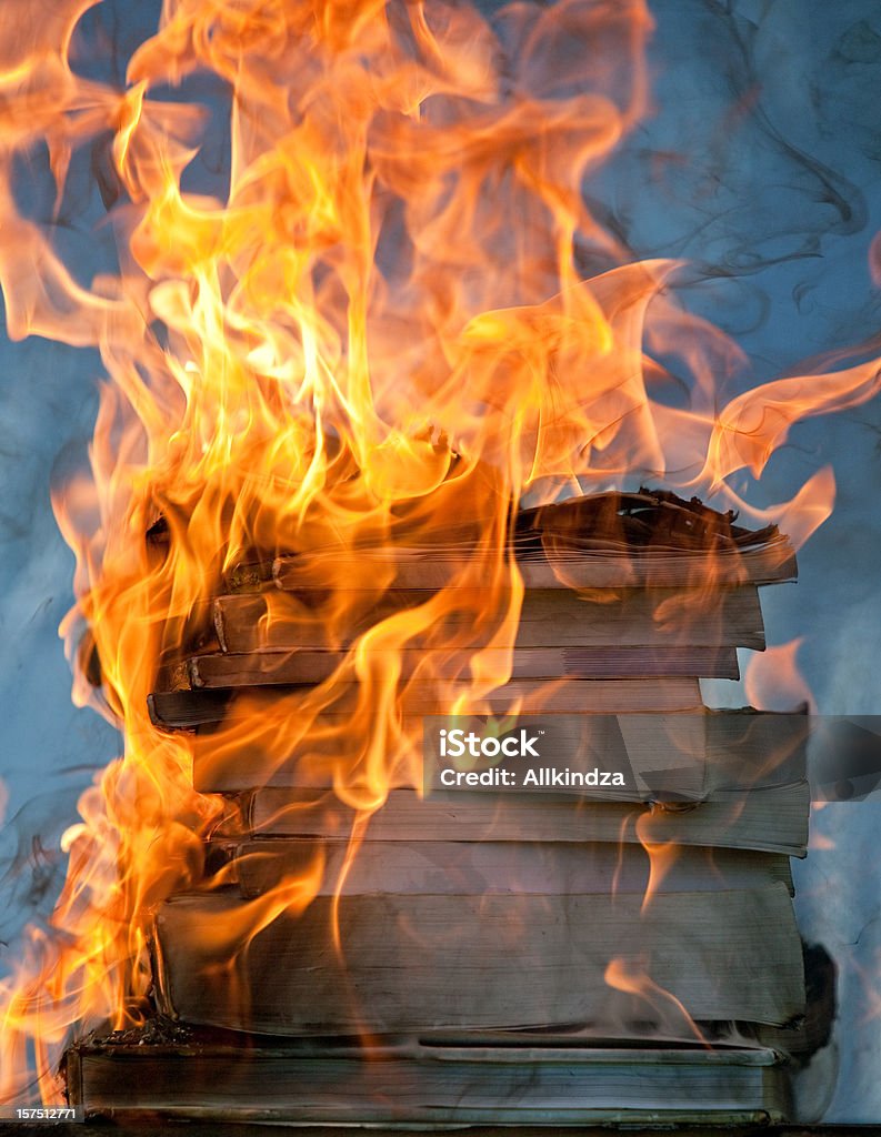 Pilha de queimar livros III - Foto de stock de Livro royalty-free