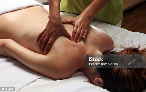 Foto de Massagem e mais fotos de stock de Adulto - Adulto, Amimar, Beleza