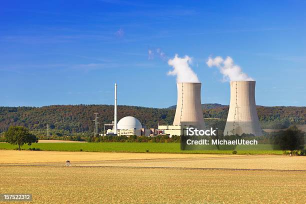 原子力発電所 - 原子力発電所のストックフォトや画像を多数ご用意 - 原子力発電所, 工場の煙突, サイクリング