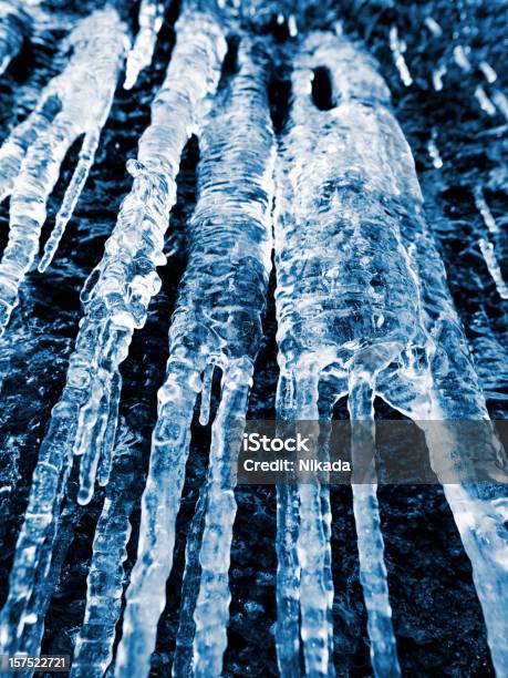 Icicles - 氷柱のストックフォトや画像を多数ご用意 - 氷柱, 溶ける, カラー画像