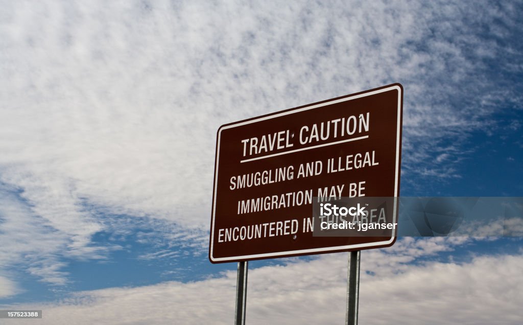 Tráfico e imigração ilegal placa - Foto de stock de Direitos humanos royalty-free