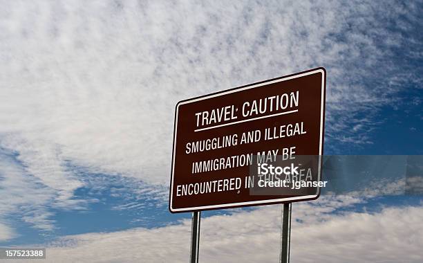 Foto de Tráfico E Imigração Ilegal Placa e mais fotos de stock de Direitos humanos - Direitos humanos, Fronteira, Arizona