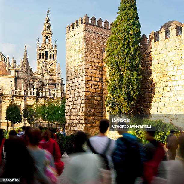 Visitar Sevilha - Fotografias de stock e mais imagens de Andaluzia - Andaluzia, Visita, Alto - Descrição Física