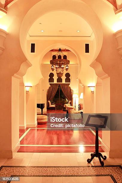 Galería Arábigo Foto de stock y más banco de imágenes de Palacio - Palacio, Arabia, Interior