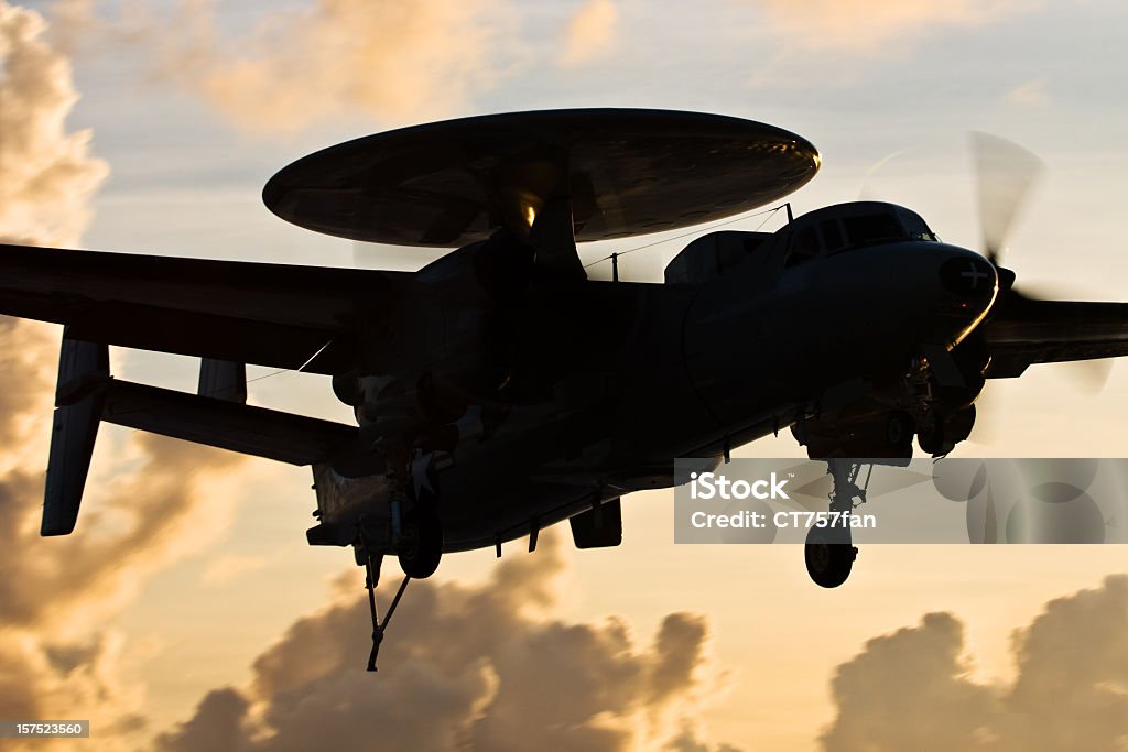 Blu marino E-2 Hawkeye - Foto stock royalty-free di Radar