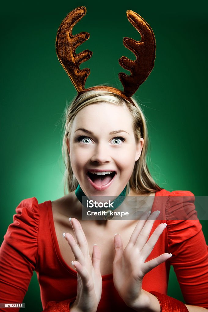 Frau in Rentier-Kostüm Weihnachtszeit - Lizenzfrei 20-24 Jahre Stock-Foto