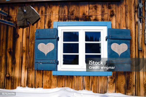 Casa Da Neve - Fotografie stock e altre immagini di Capanna di legno - Capanna di legno, Finestra, Inverno