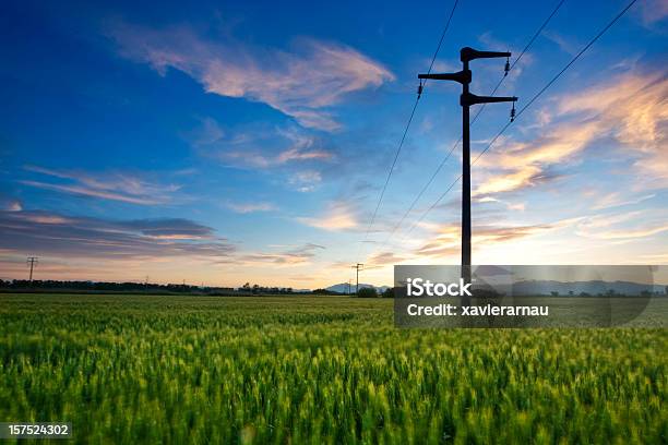 Di Energia - Fotografie stock e altre immagini di Fattoria - Fattoria, Industria energetica, Torre - Struttura edile