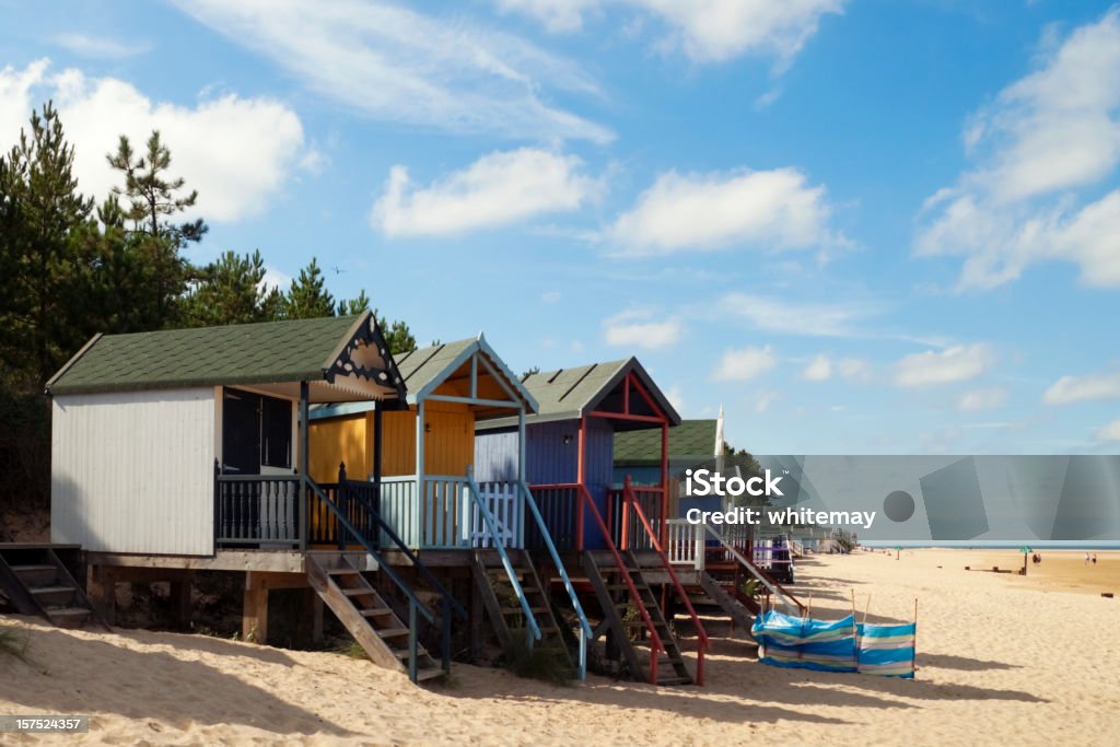 Vacaciones en la playa, cabañas en pocillos - Foto de stock de Aire libre libre de derechos