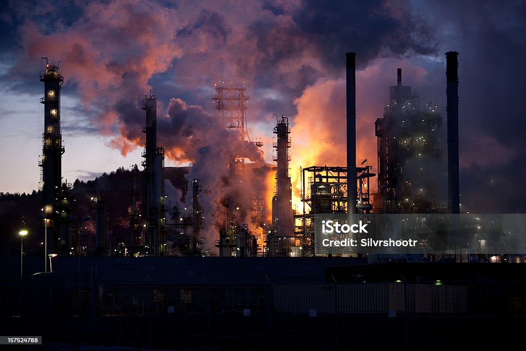 Raffinerie de pétrole de combustion de gaz naturel - Photo de Gaz naturel libre de droits