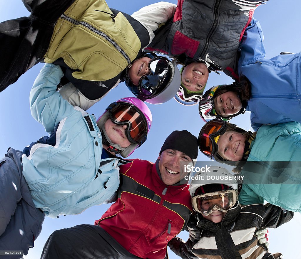 Grupo de esqui - Foto de stock de Esqui - Esqui e snowboard royalty-free