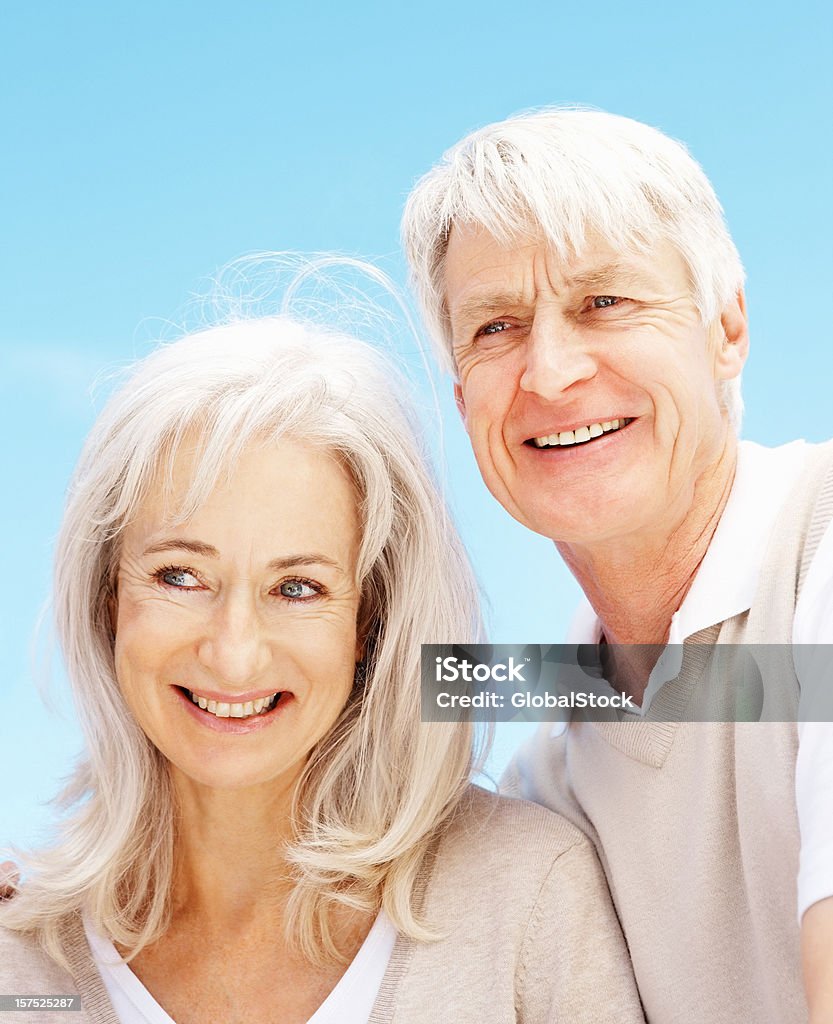 Senior pareja Sonriendo - Foto de stock de Hombres libre de derechos