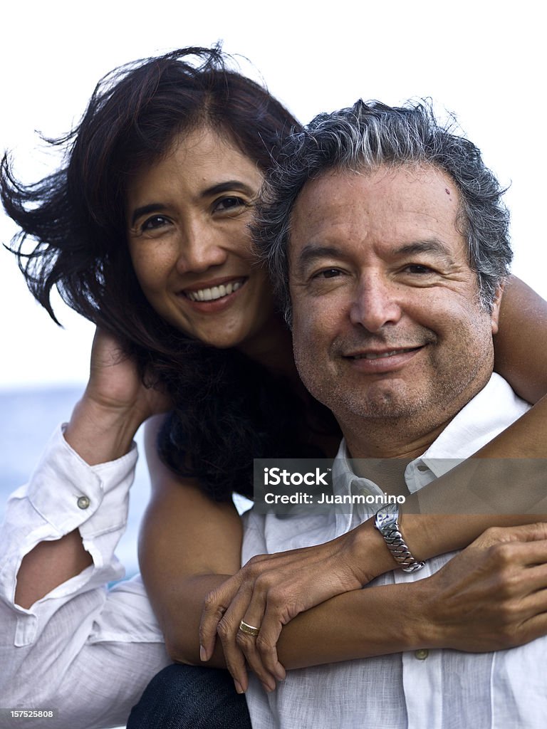 Heureux couple - Photo de 45-49 ans libre de droits