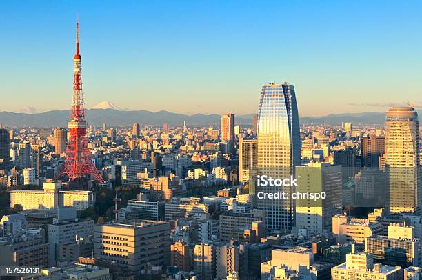 Vista Aérea De La Ciudad De Tokio Y El Monte Fuji At Sunrise Foto de stock y más banco de imágenes de Tokio