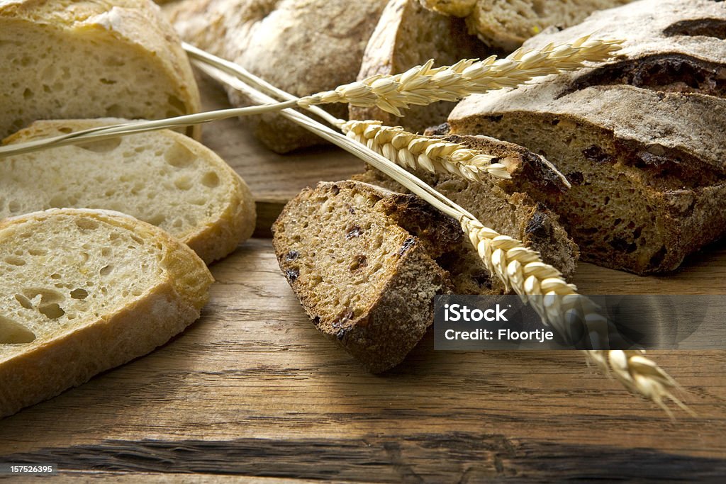 Pão imagens estáticas: De madeira - Foto de stock de Cereal royalty-free