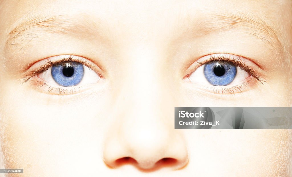 Primer plano de ojos azules - Foto de stock de Niño libre de derechos