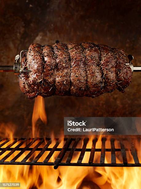 Beef Roast Auf Dem Grill Stockfoto und mehr Bilder von Saftig - Saftig, Gartengrill, Roast Beef