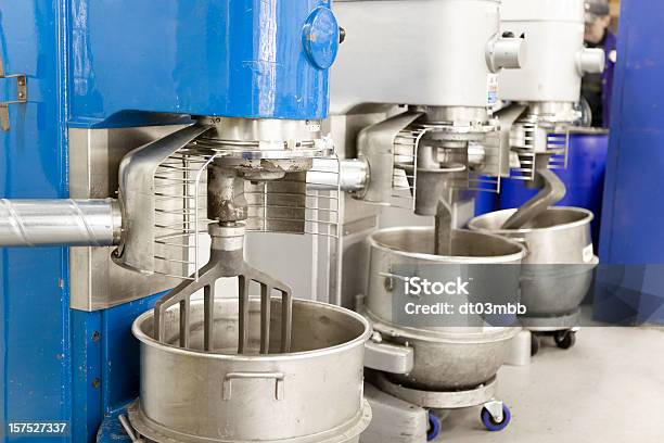 Mezcladores Foto de stock y más banco de imágenes de Fábrica - Fábrica, Industria, Helado - Comida dulce congelada