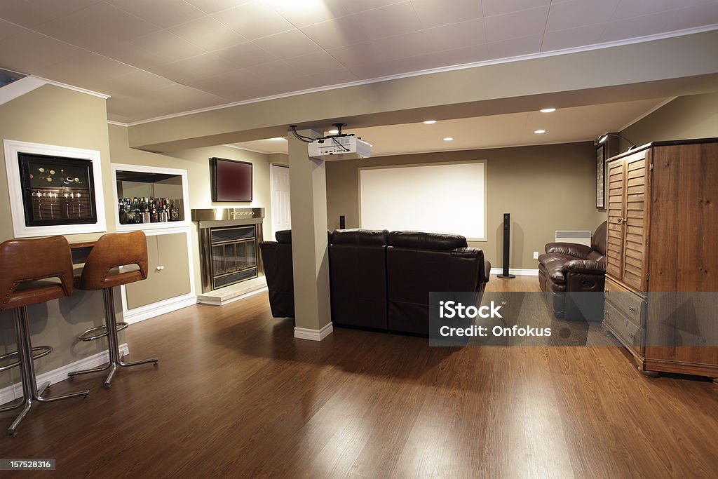 Moderna sala de estar e casa de Cinema - Royalty-free Sub-rés-do-chão Foto de stock