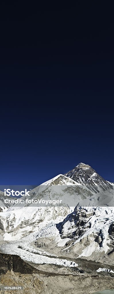 Khumbu Cascata de gelo do Monte Everest panorama Cimeira de estratosfera vertical Himalaya Nepal - Royalty-free Acampamento base Foto de stock