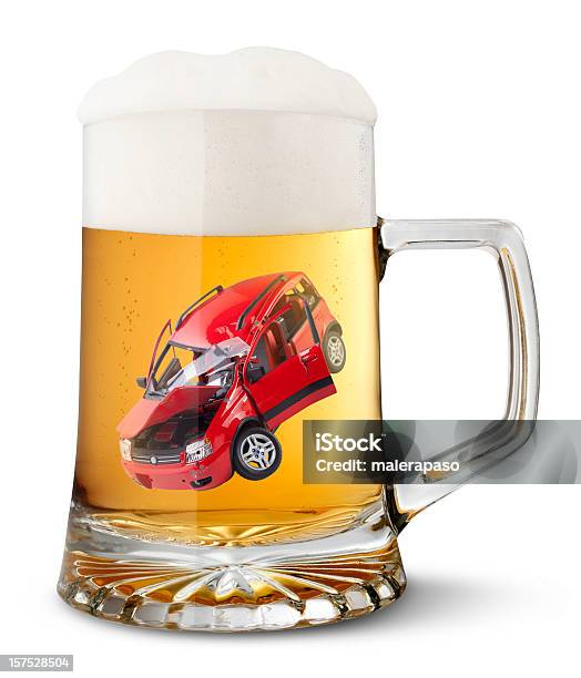 Напиток И Drive — стоковые фотографии и другие картинки Пивной стакан - Пивной стакан, Транспортная катастрофа, Алкоголь - напиток