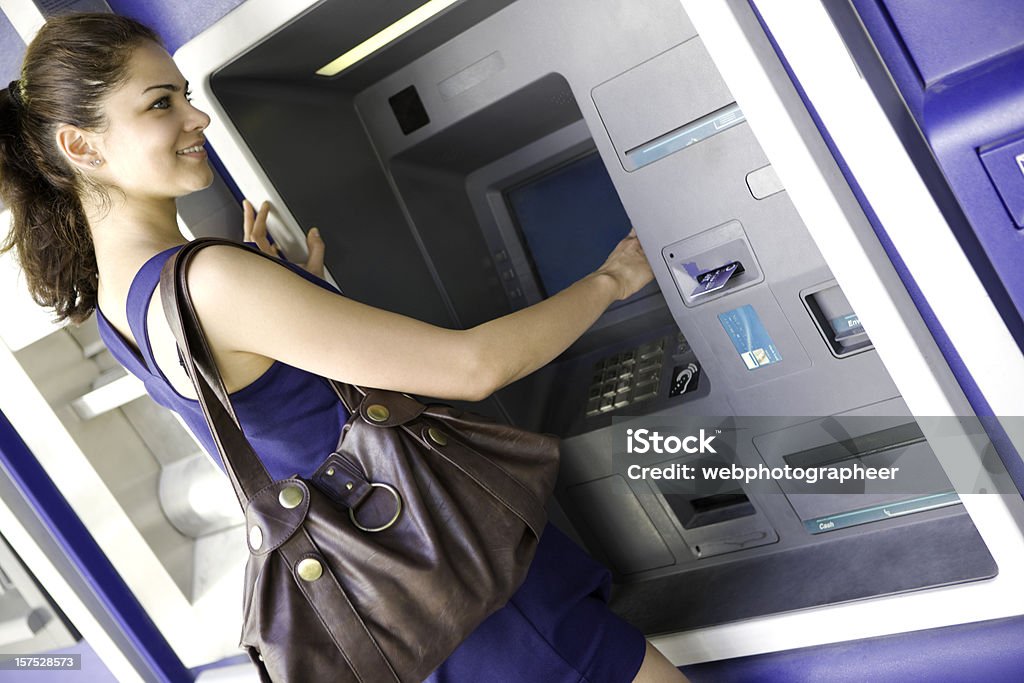 Distributeur automatique de billets - Photo de Distributeur de billets libre de droits