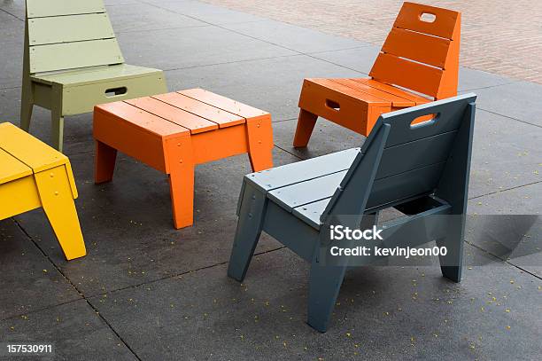 Krzesło - zdjęcia stockowe i więcej obrazów Bez ludzi - Bez ludzi, Drewno - Tworzywo, Fotografika