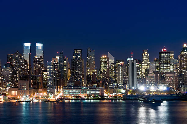 istock New York - Upper Midtown Manhattan at Dusk 157531978