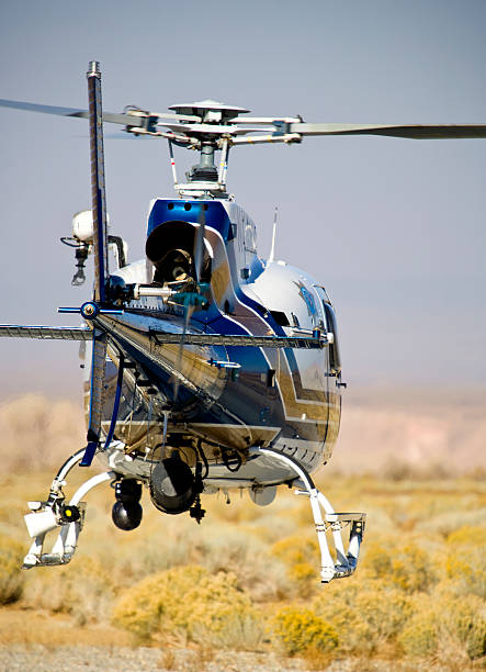 astar helicóptero lançamento - police helicopter - fotografias e filmes do acervo