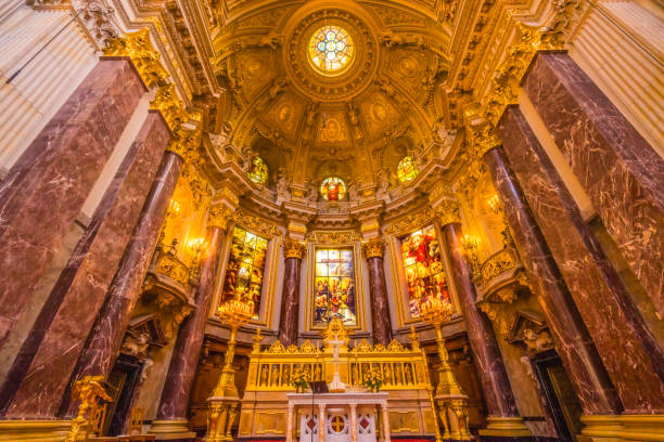 Altar and ceiling of Notre Dame Basilica of Quebec city