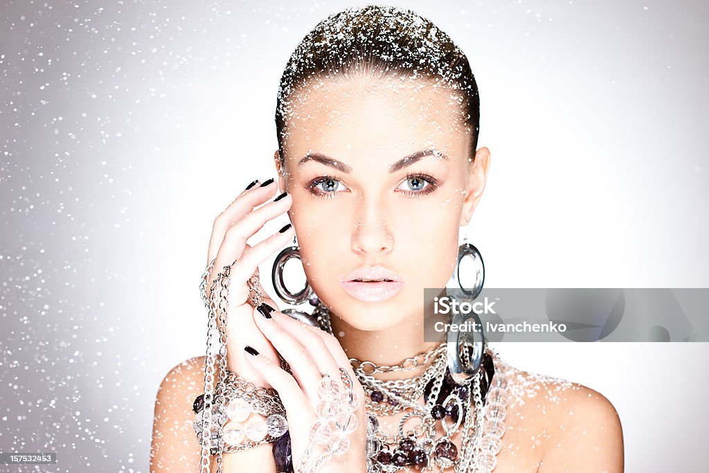 Lady nella neve - Foto stock royalty-free di Adulto