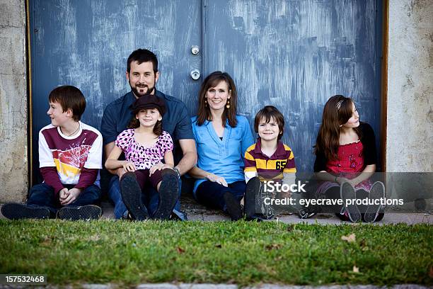 Familiensommerportraits Stockfoto und mehr Bilder von Braunes Haar - Braunes Haar, Bruder, Das Leben zu Hause