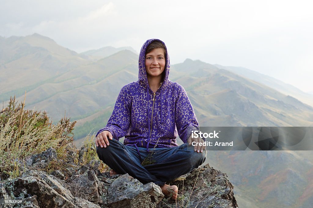 요가 in 산 - 로열티 프리 건강한 생활방식 스톡 사진