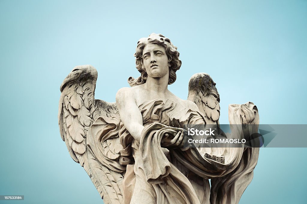 Angel na Ponte de Sant'Angelo em Roma, Itália - Стоковые фото Ангел роялти-фри
