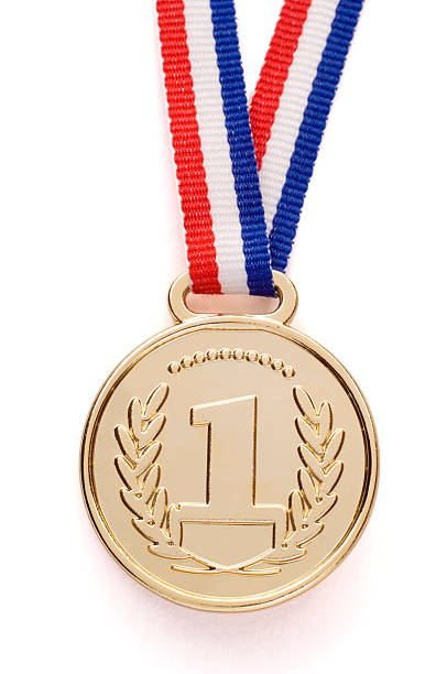 medalla de oro aislados con cinta - gold medal medal ribbon trophy fotografías e imágenes de stock