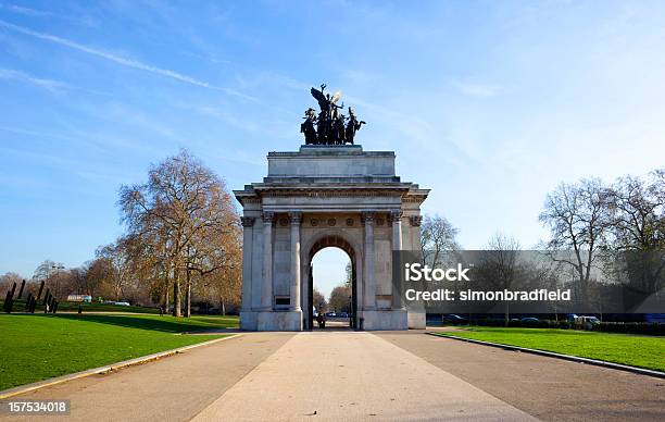 The Constitution Arch On Londons Hyde Park Stock Photo - Download Image Now - Hyde Park - London, London - England, Buckingham Palace