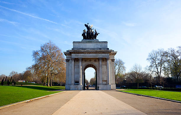 constituição arch em hyde park corner - arco wellington - fotografias e filmes do acervo