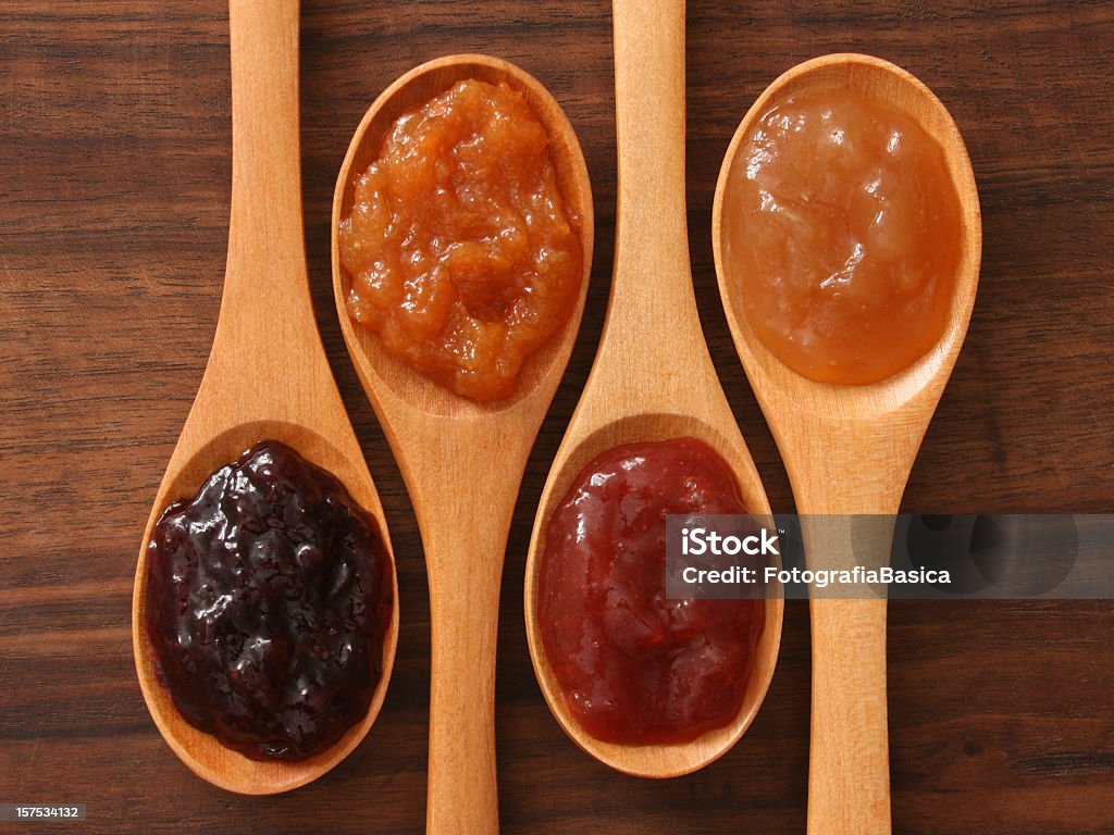 Mermeladas y spoons - Foto de stock de Cuchara de madera libre de derechos