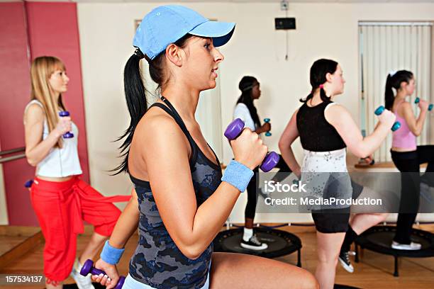Exercício Físico - Fotografias de stock e mais imagens de Abaixo do peso - Abaixo do peso, Adolescente, Adulto