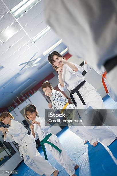 Dojo - zdjęcia stockowe i więcej obrazów Dziecko - Dziecko, Karate, Azjaci
