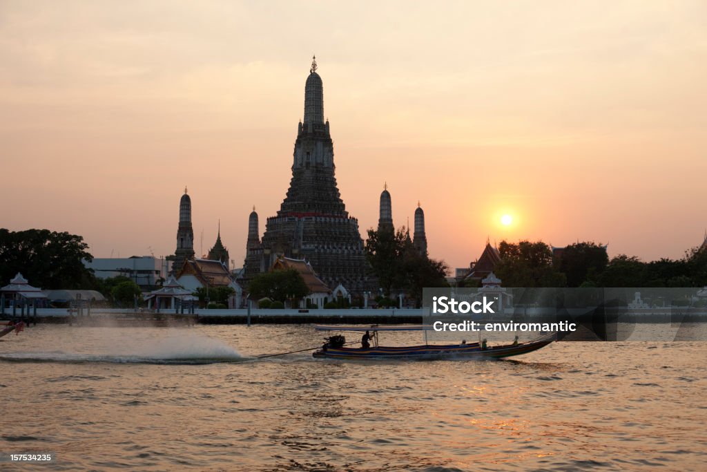 Wat Arun (Temple of Dawn), Bangkok, Tajlandia. - Zbiór zdjęć royalty-free (Bangkok)