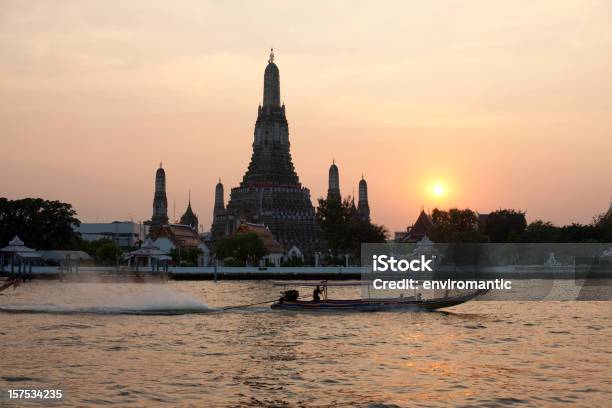 Wat Arun Bangkok Tajlandia - zdjęcia stockowe i więcej obrazów Bangkok - Bangkok, Brzask, Buddyzm