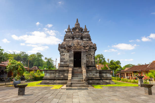 świątynia pawon, 9-wieczna świątynia buddyjska w pobliżu borobudur w yogyakarcie, jawa, indonezja. - candi zdjęcia i obrazy z banku zdjęć