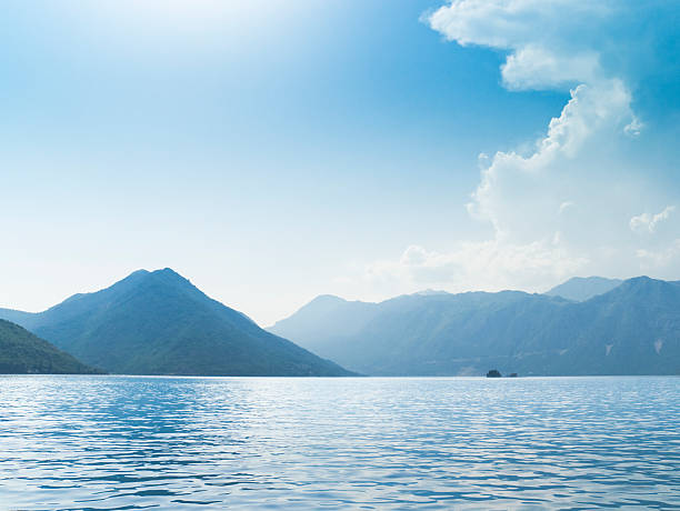 bucht von kotor in montenegro - gospa od škrpjela stock-fotos und bilder